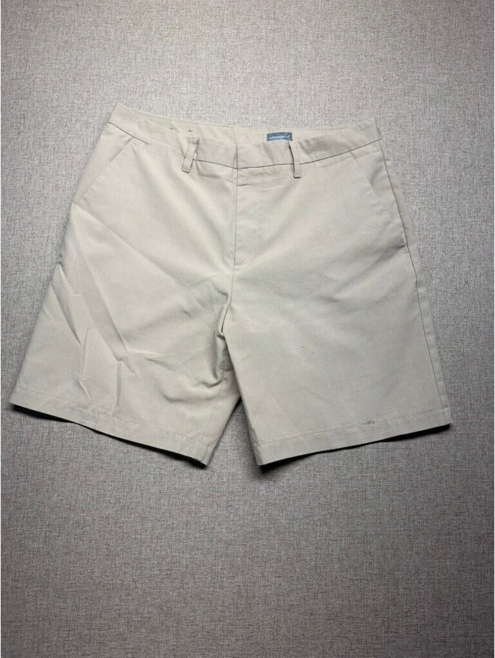 Ashworth Golf Shorts Men's 34 Beige Plaid Flat Front Performance Casual W34